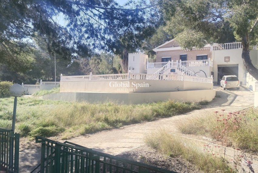 Resale - VILLA -
CAÑADAS DE SAN PEDRO - Inland