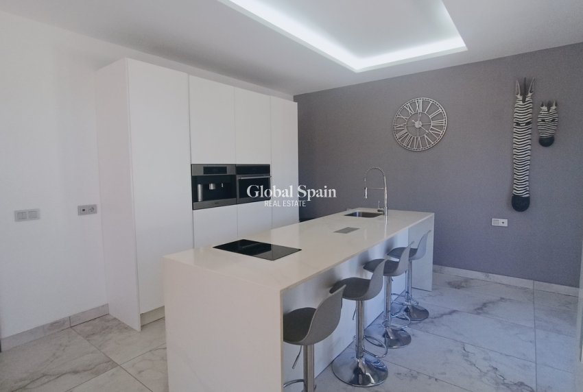 Resale - VILLA -
CAÑADAS DE SAN PEDRO - Inland