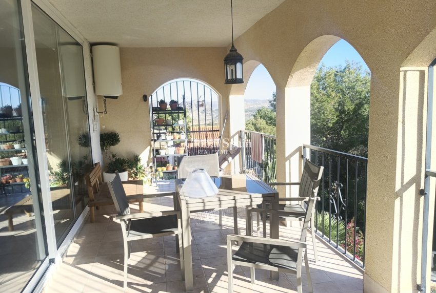 Resale - VILLA -
CAÑADAS DE SAN PEDRO - Inland