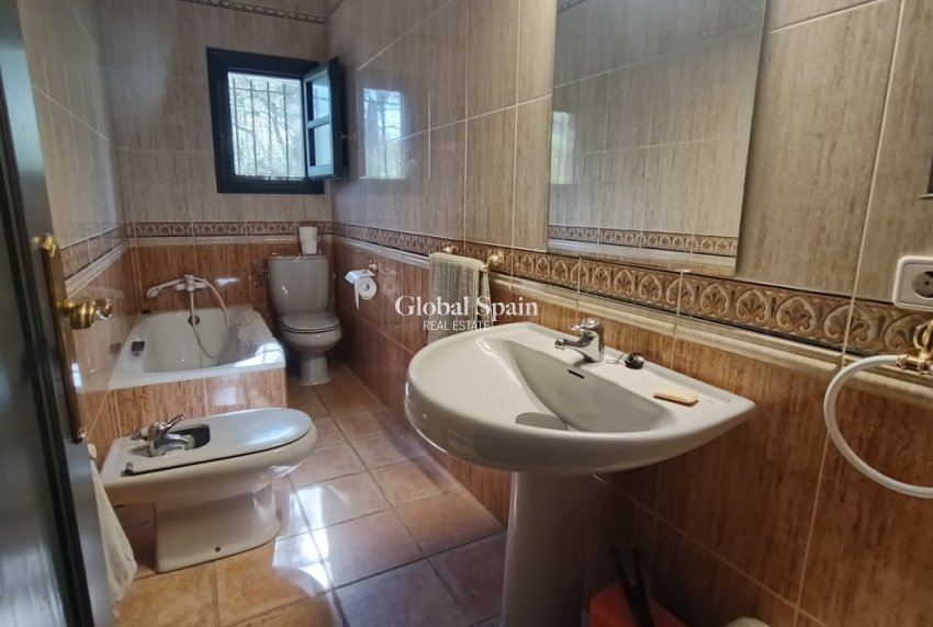 Resale - VILLA -
CAÑADAS DE SAN PEDRO - Inland