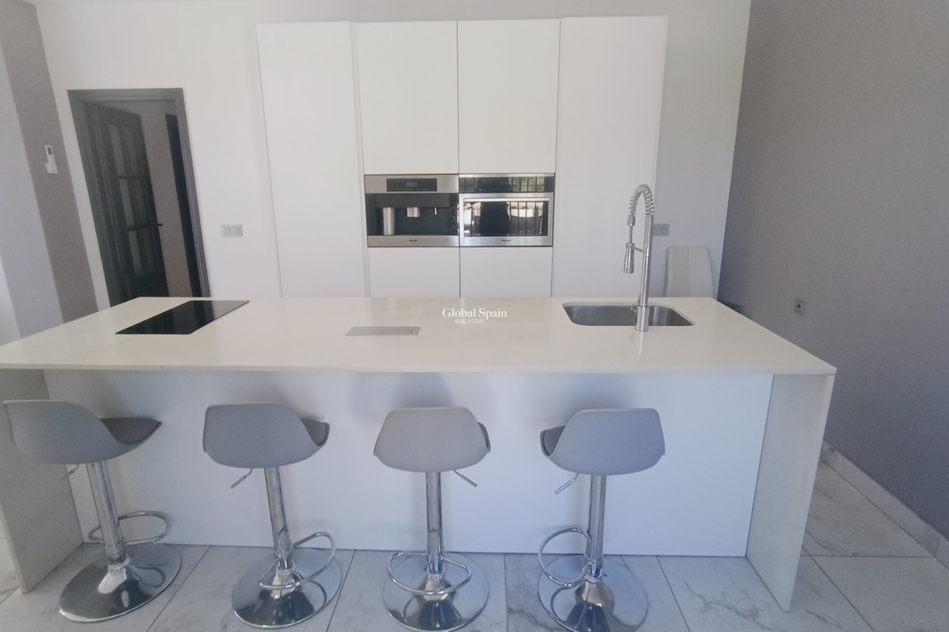 Resale - VILLA -
CAÑADAS DE SAN PEDRO - Inland