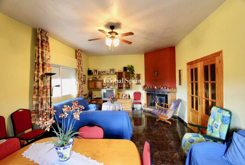 Resale - VILLA -
CAÑADAS DE SAN PEDRO - Inland