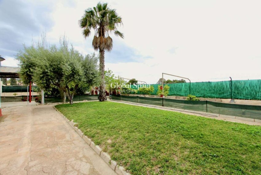 Resale - VILLA -
CAÑADAS DE SAN PEDRO - Inland