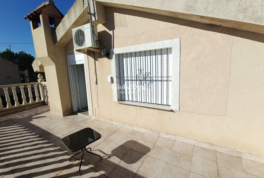 Resale - VILLA -
CAÑADAS DE SAN PEDRO - Inland
