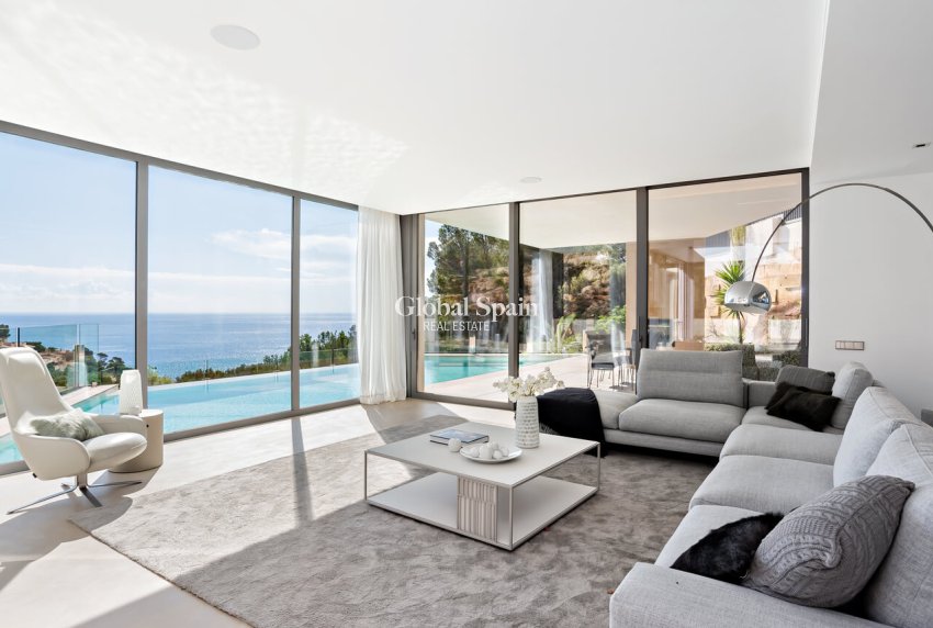 Resale - Villa -
Canyamel - optional location detail