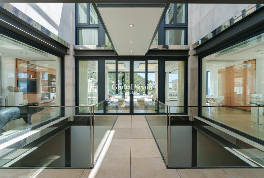 Resale - Villa -
Canyamel - optional location detail