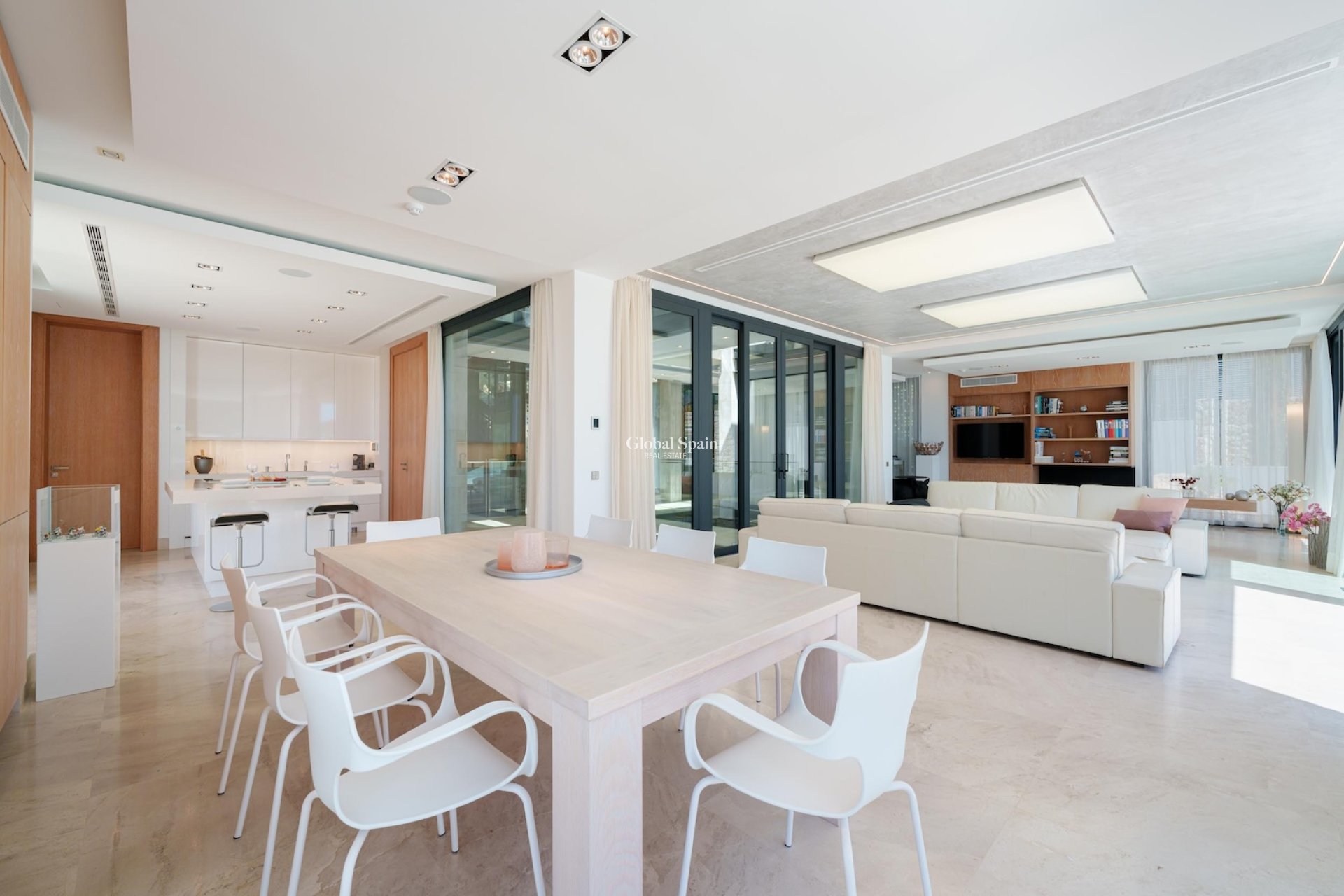 Resale - Villa -
Canyamel - optional location detail