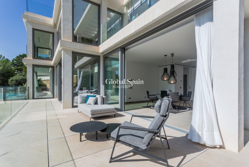 Resale - VILLA -
CANYAMEL