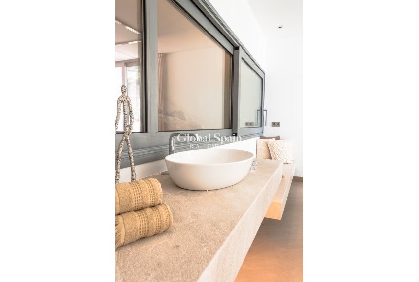 Resale - VILLA -
CANYAMEL