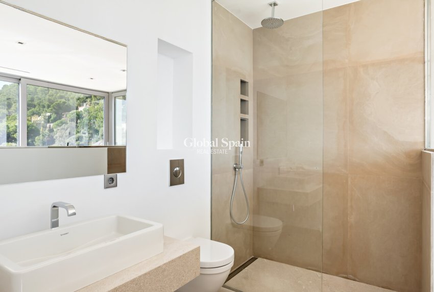 Resale - VILLA -
CANYAMEL