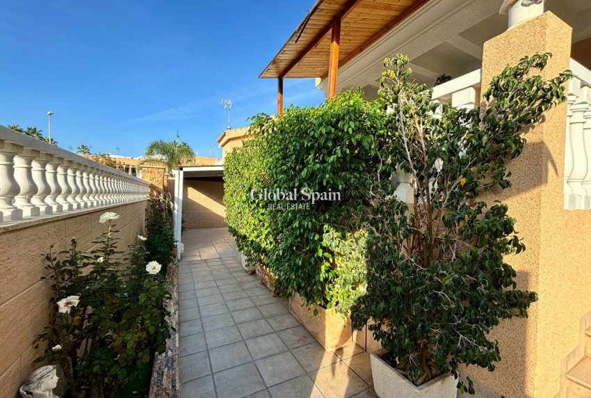 Resale - VILLA -
CARTAGENA - Costa Calida