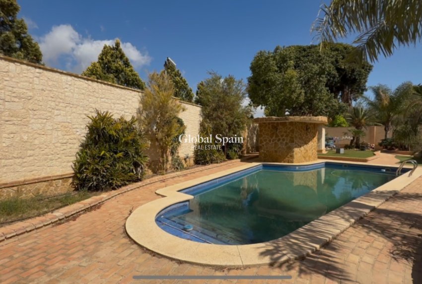 Resale - VILLA -
CARTAGENA - Costa Calida