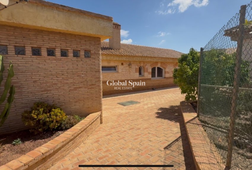 Resale - VILLA -
CARTAGENA - Costa Calida