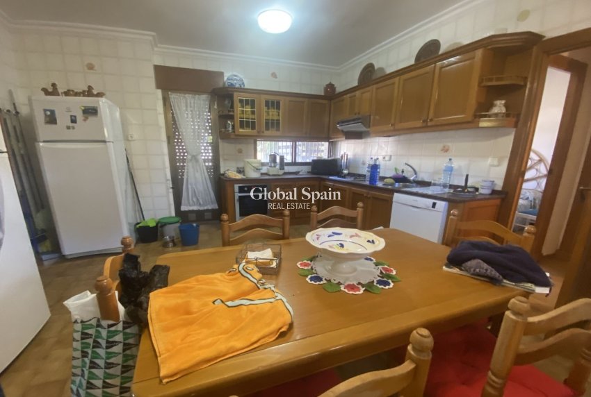 Resale - VILLA -
CARTAGENA - Isla Plana