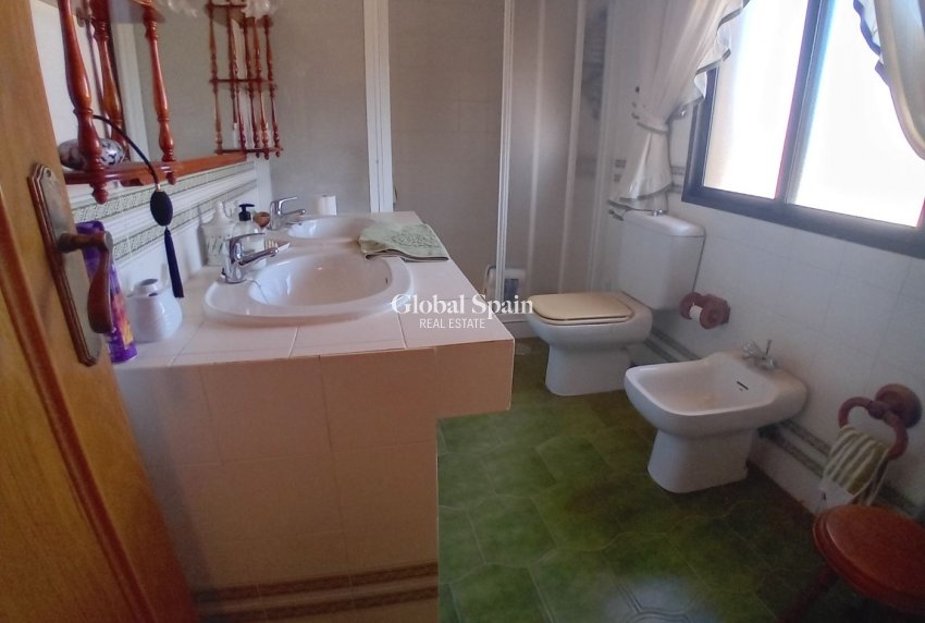 Resale - VILLA -
CARTAGENA - Isla Plana