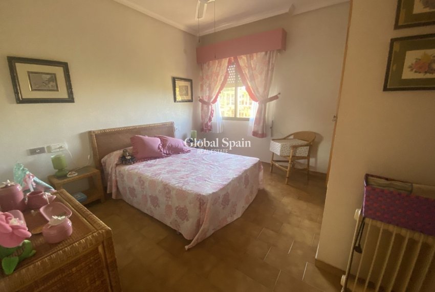 Resale - VILLA -
CARTAGENA - Isla Plana