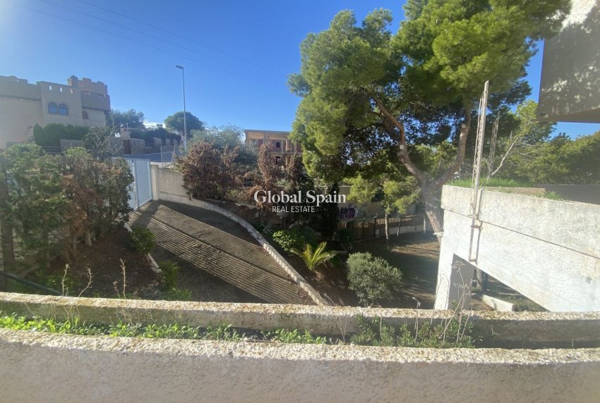 Resale - VILLA -
CARTAGENA - Isla Plana