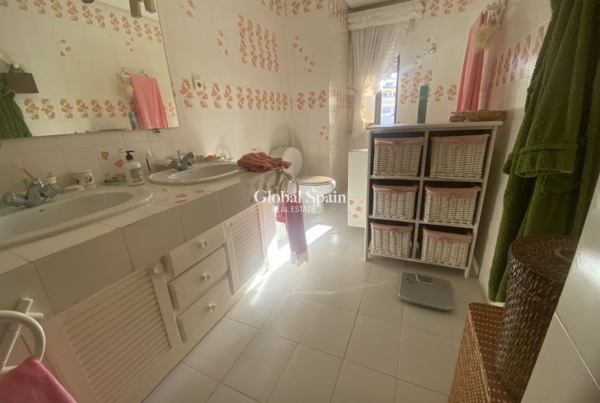 Resale - VILLA -
CARTAGENA - Isla Plana