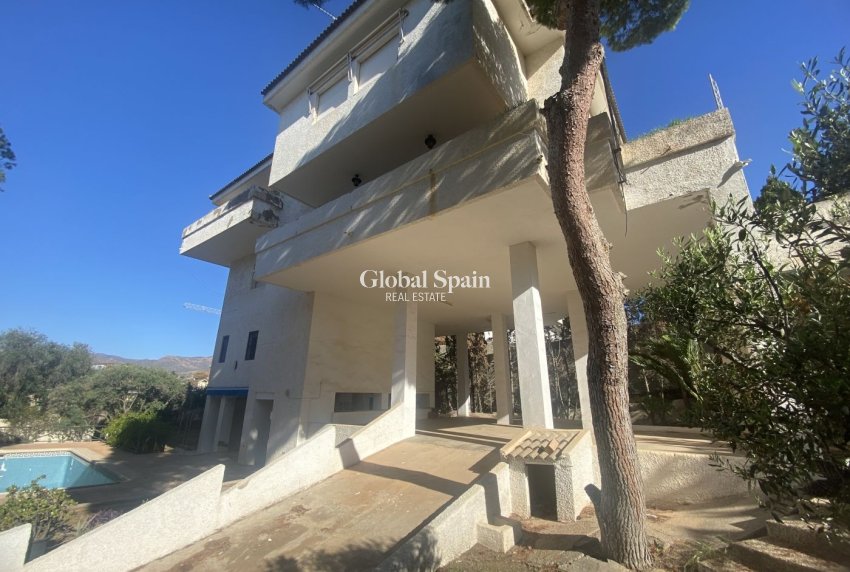 Resale - VILLA -
CARTAGENA - Isla Plana