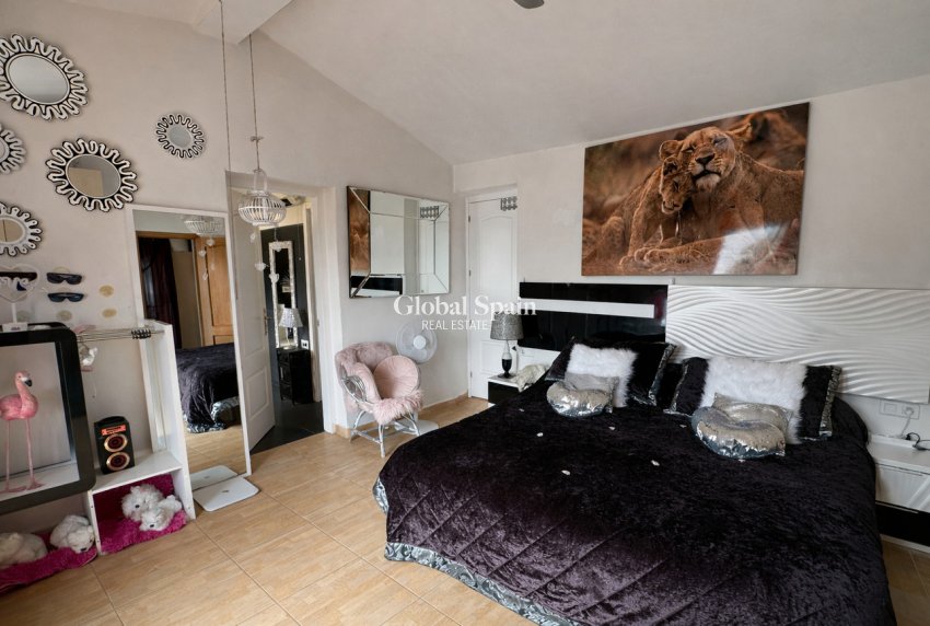 Resale - VILLA -
CASTALLA - Costa Blanca