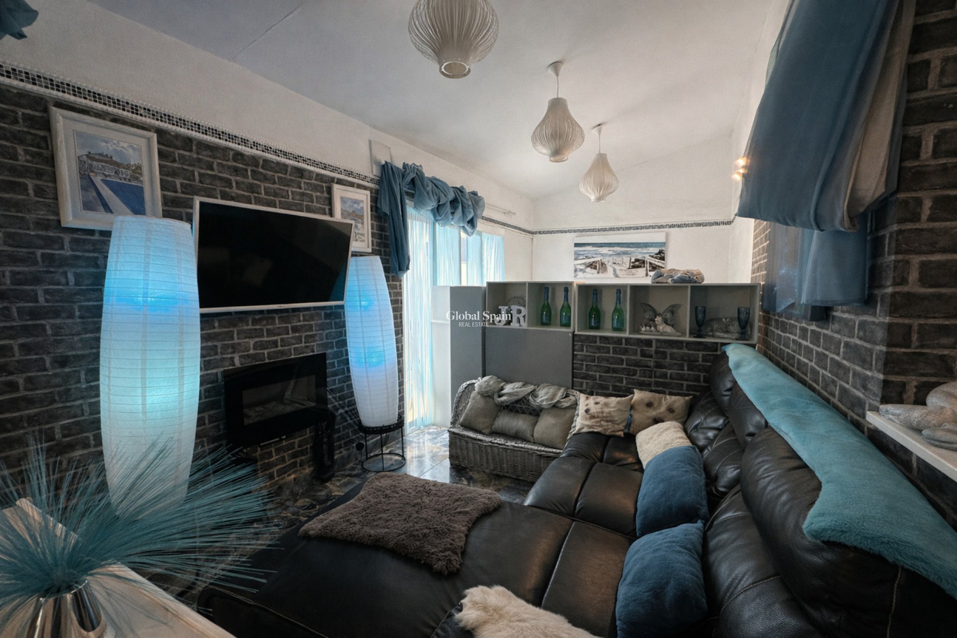 Resale - VILLA -
CASTALLA - Costa Blanca