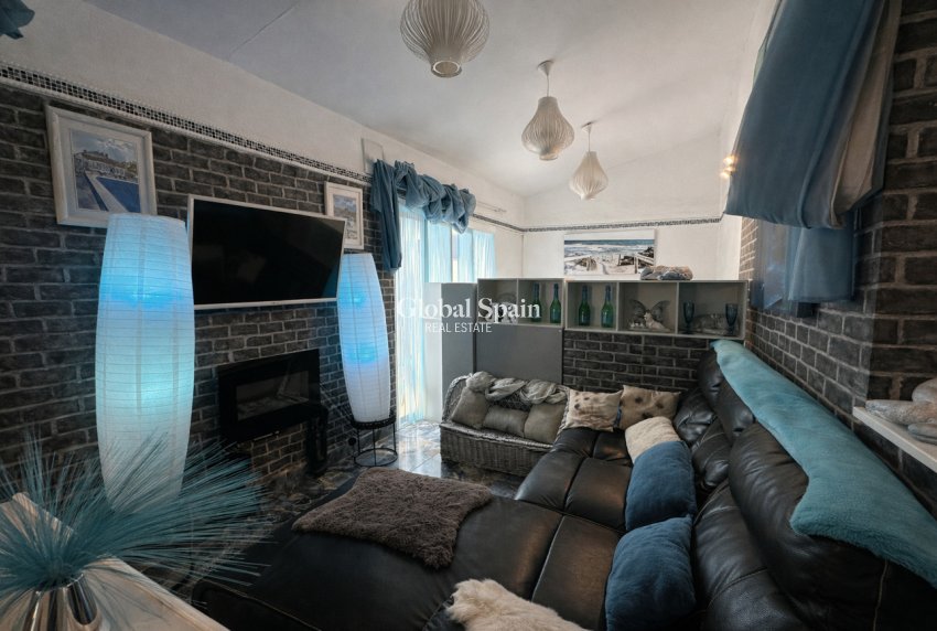 Resale - VILLA -
CASTALLA - Costa Blanca