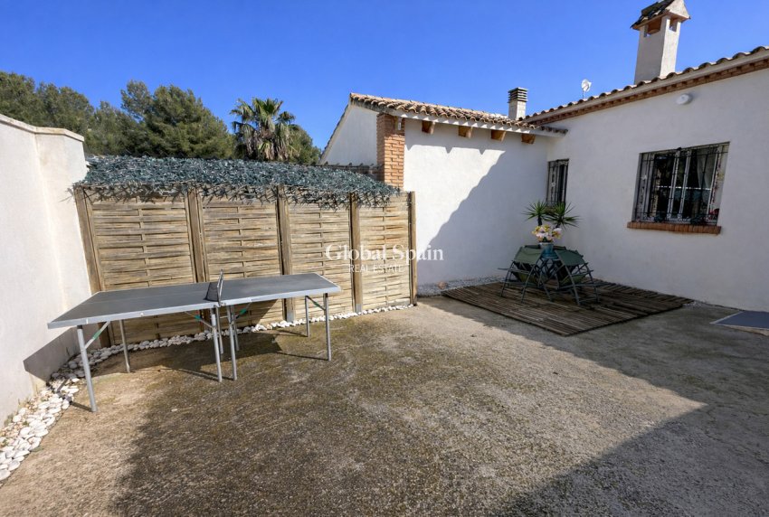 Resale - VILLA -
CASTALLA - Costa Blanca