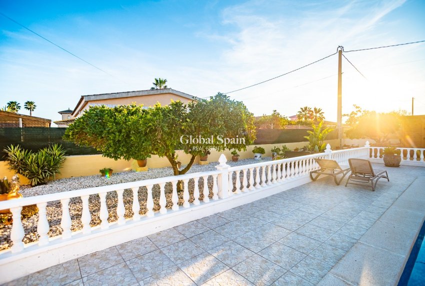 Resale - VILLA -
CATRAL - Catral