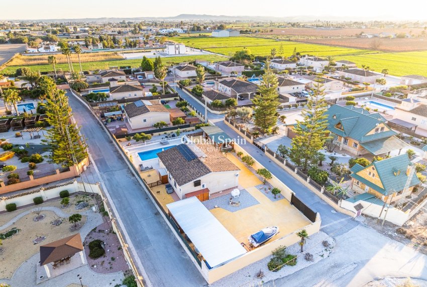 Resale - VILLA -
CATRAL - Catral