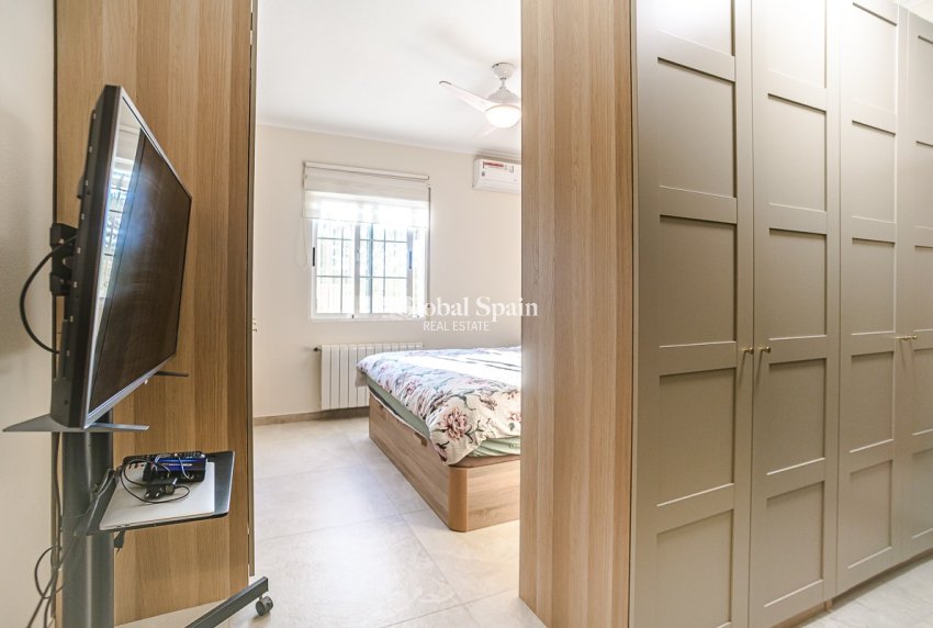 Resale - VILLA -
CATRAL - Catral