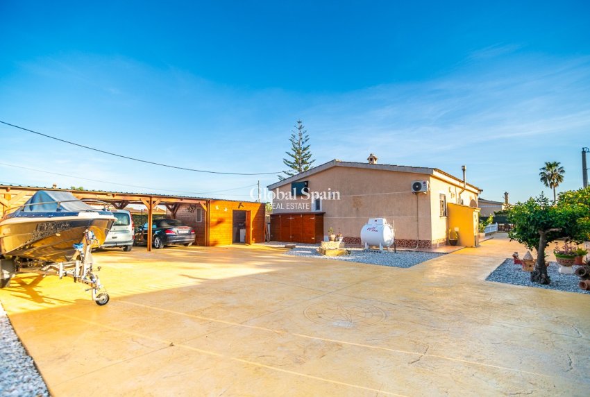 Resale - VILLA -
CATRAL - Catral