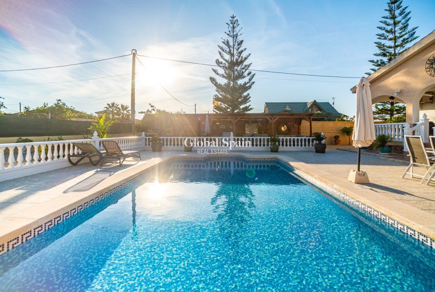 Resale - VILLA -
CATRAL - Catral