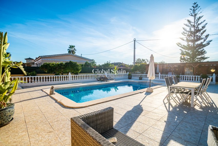 Resale - VILLA -
CATRAL - Catral