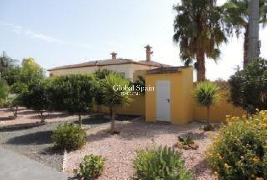 Resale - VILLA -
CATRAL - Catral