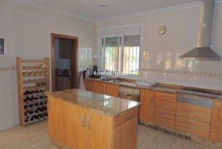 Resale - VILLA -
CATRAL - Catral