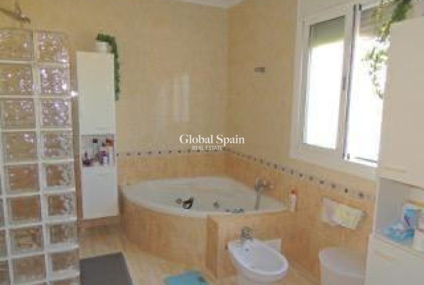 Resale - VILLA -
CATRAL - Catral
