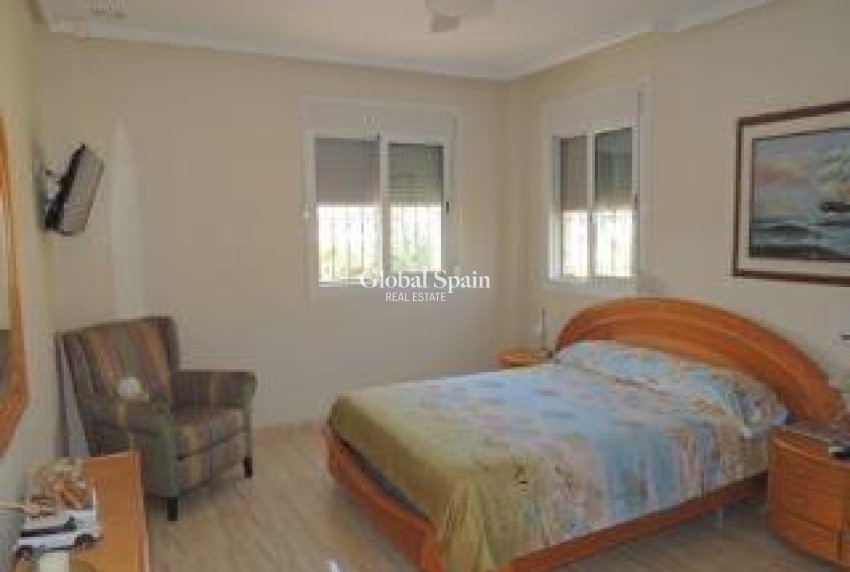 Resale - VILLA -
CATRAL - Catral