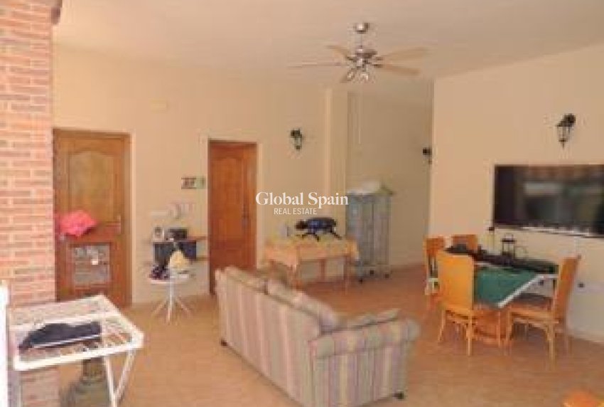 Resale - VILLA -
CATRAL - Catral