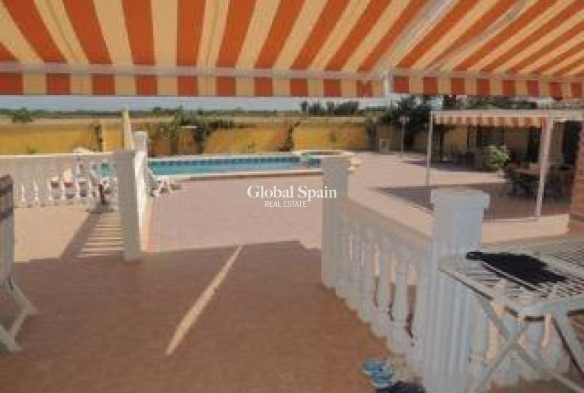 Resale - VILLA -
CATRAL - Catral