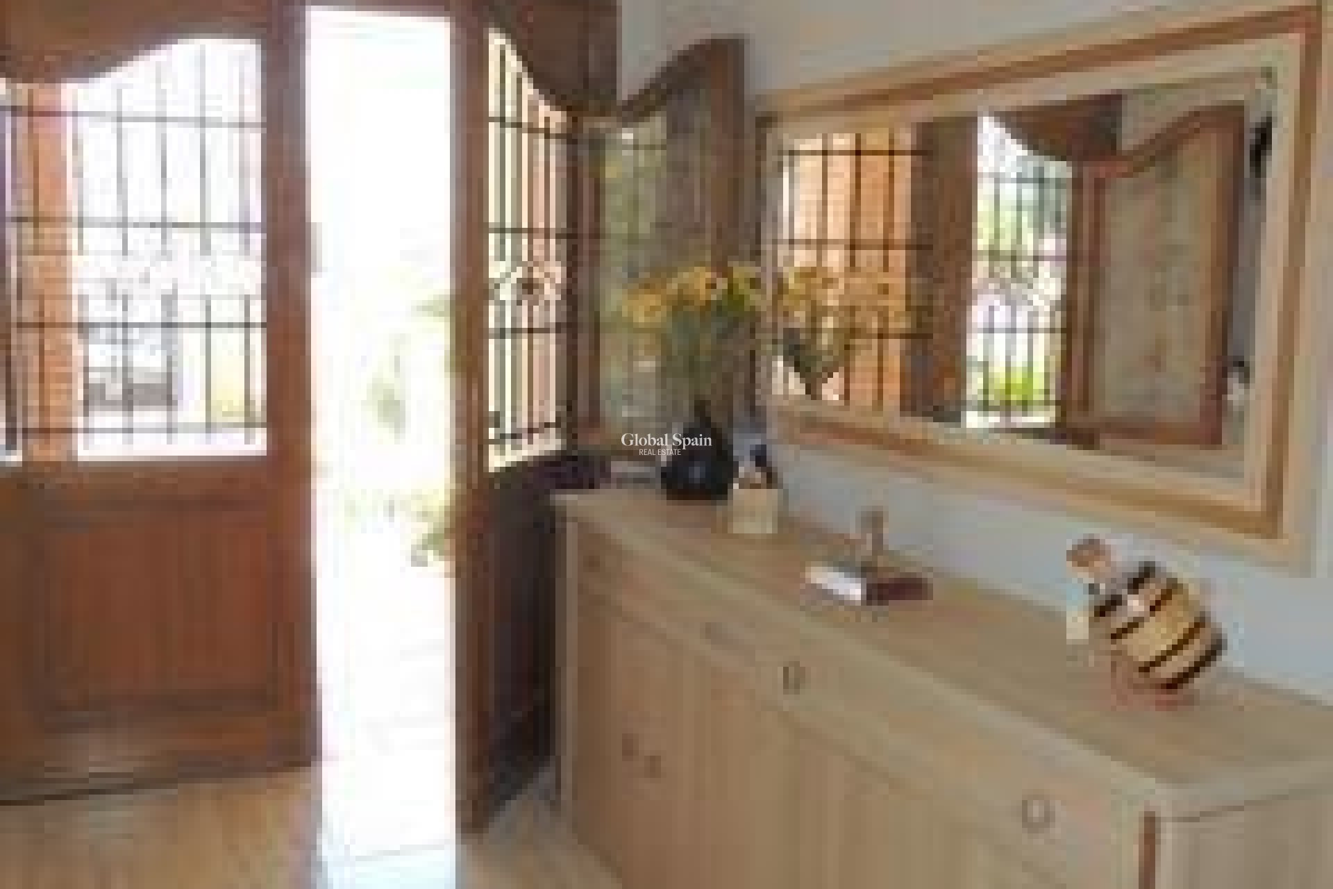 Resale - VILLA -
CATRAL - Catral