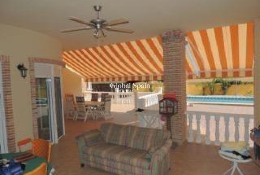 Resale - VILLA -
CATRAL - Catral