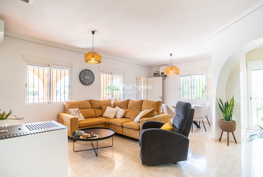 Resale - VILLA -
CATRAL - Catral