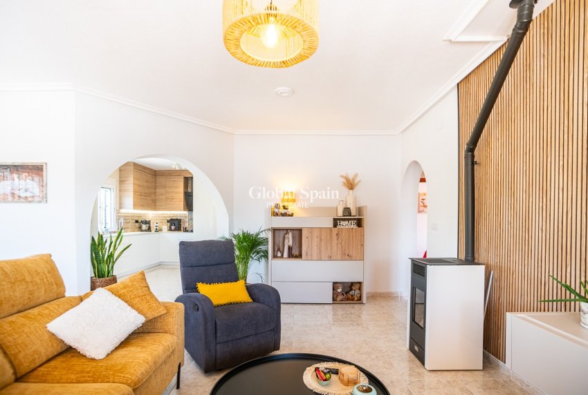 Resale - VILLA -
CATRAL - Catral