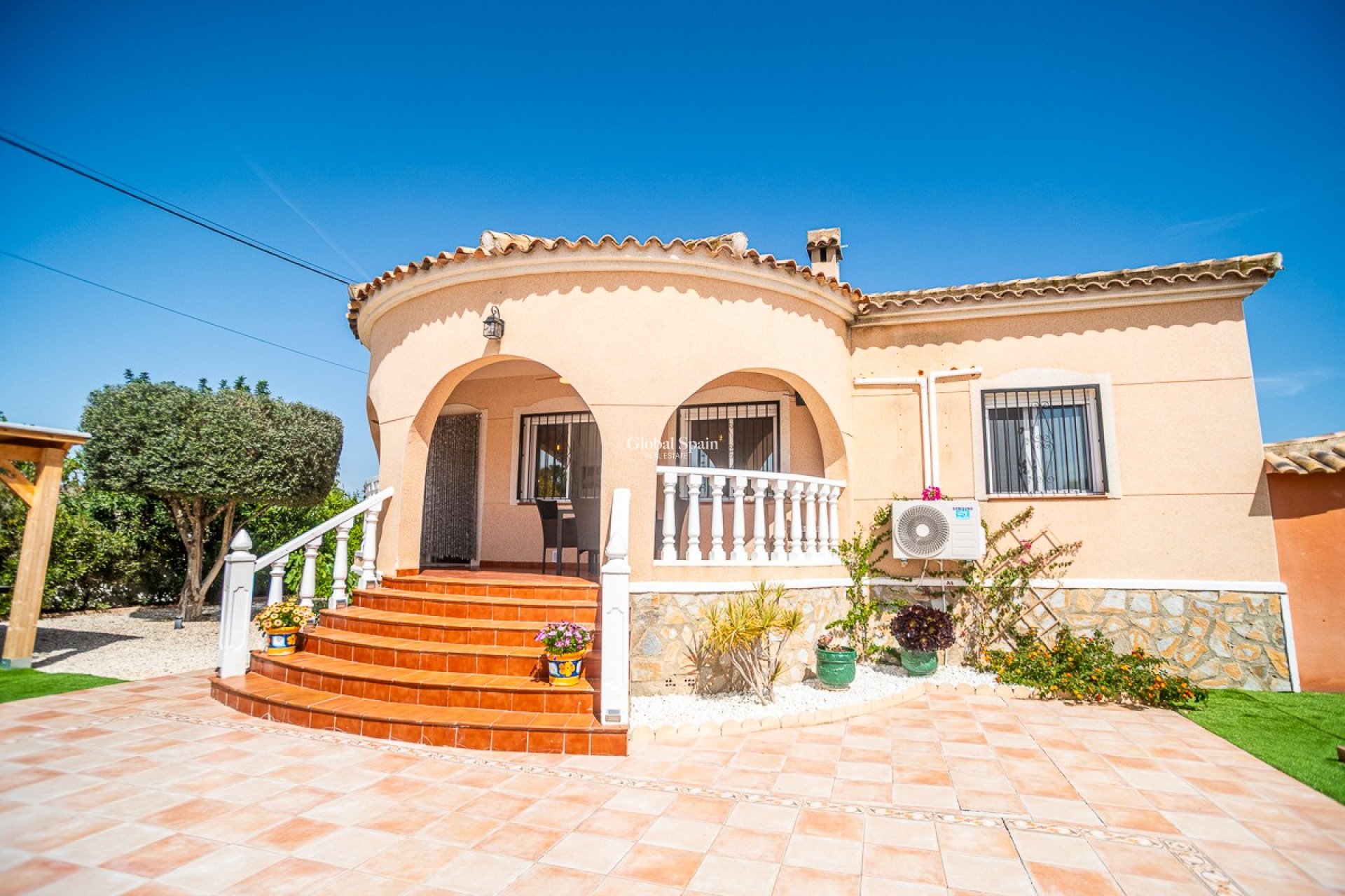 Resale - VILLA -
CATRAL - Catral