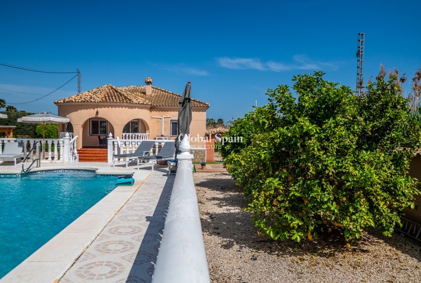 Resale - VILLA -
CATRAL - Catral