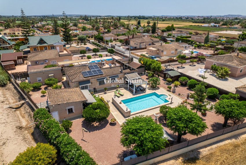 Resale - VILLA -
CATRAL - Catral