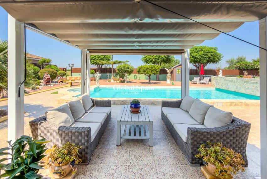 Resale - VILLA -
CATRAL - Catral
