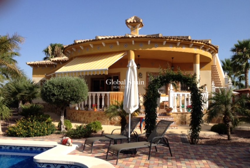 Resale - VILLA -
CATRAL - Catral