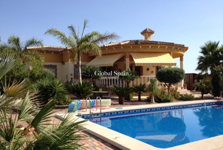 Resale - VILLA -
CATRAL - Catral