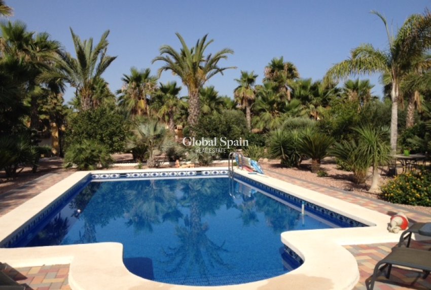 Resale - VILLA -
CATRAL - Catral